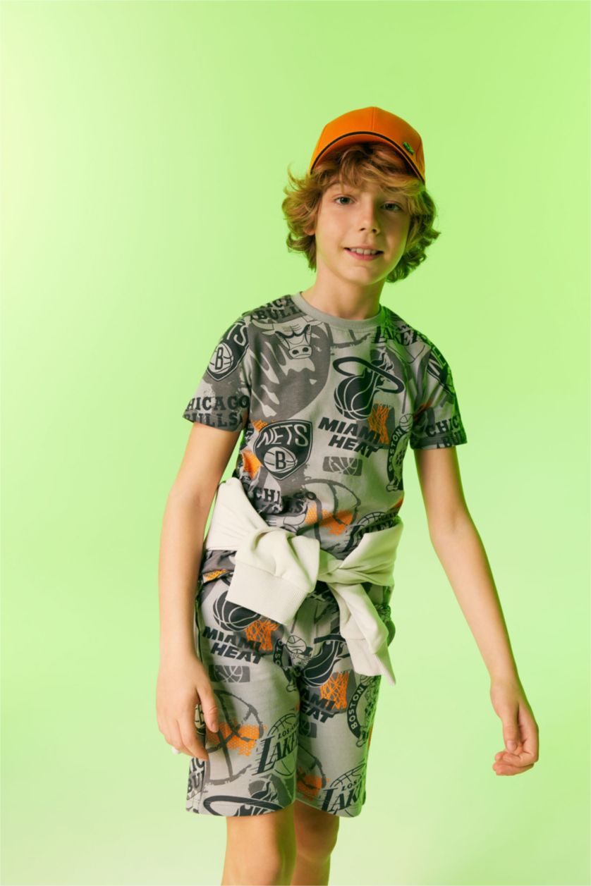 BOYS & TEENS Light Grey Boy Defacto Fit NBA Current Teams Licensed Regular Fit Crew Neck Patterned Short Sleeved T-Shirt