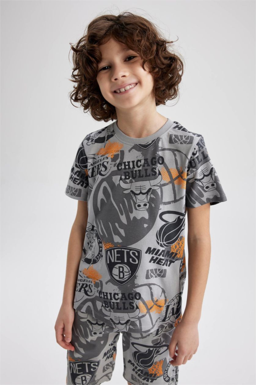 BOYS & TEENS Light Grey Boy Defacto Fit NBA Current Teams Licensed Regular Fit Crew Neck Patterned Short Sleeved T-Shirt