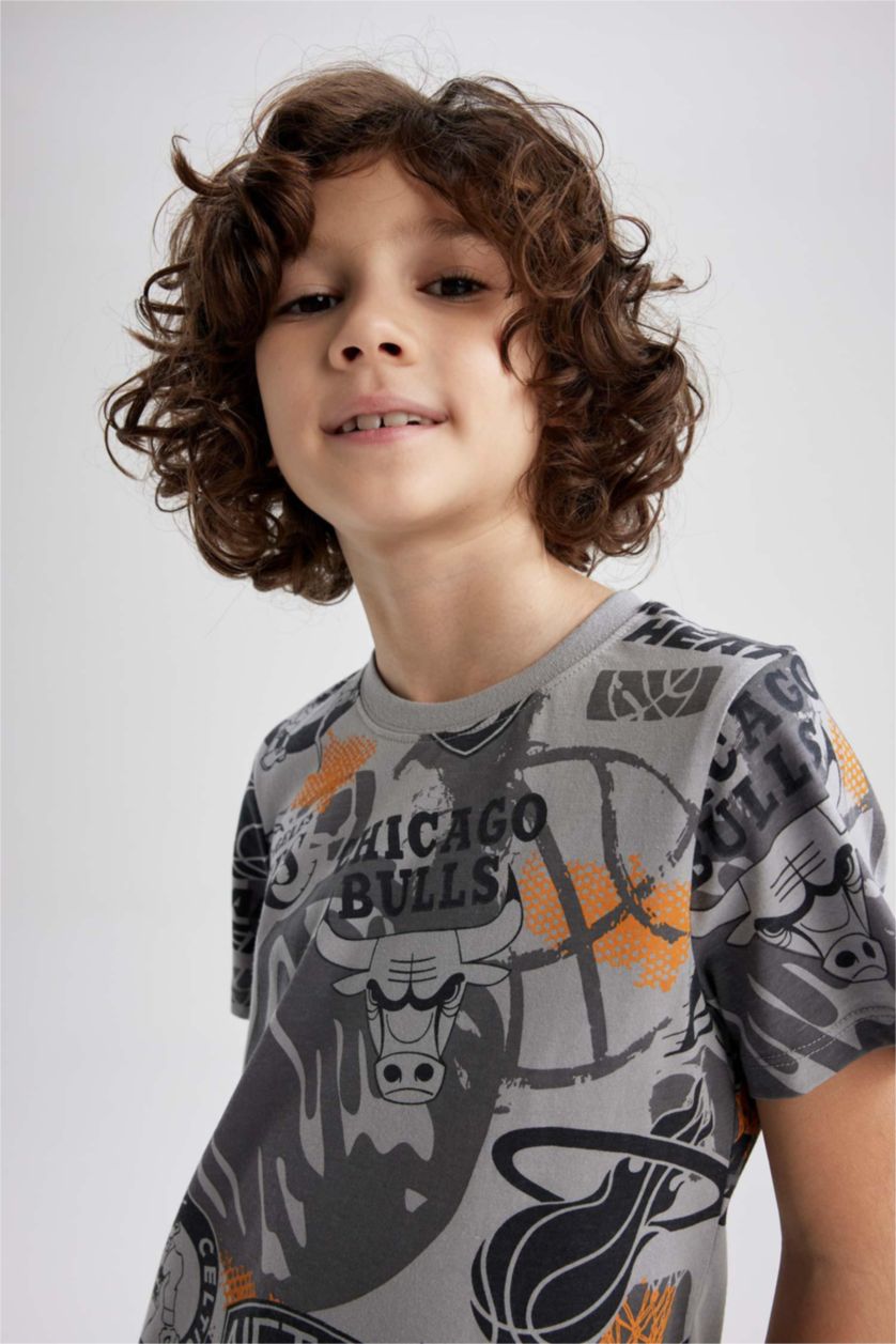 BOYS & TEENS Light Grey Boy Defacto Fit NBA Current Teams Licensed Regular Fit Crew Neck Patterned Short Sleeved T-Shirt