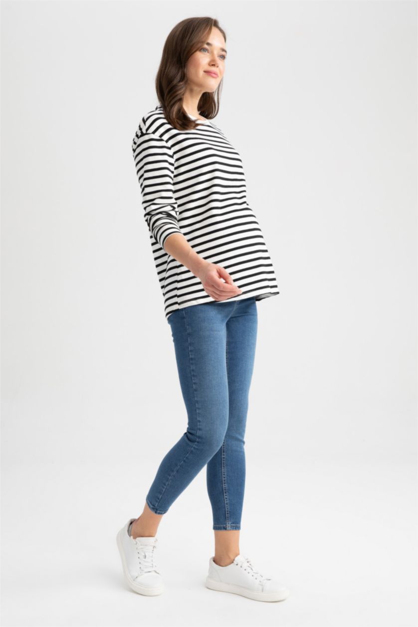 حريمي أبيض سويت شيرت مخطط حمل برقبة مستديرة