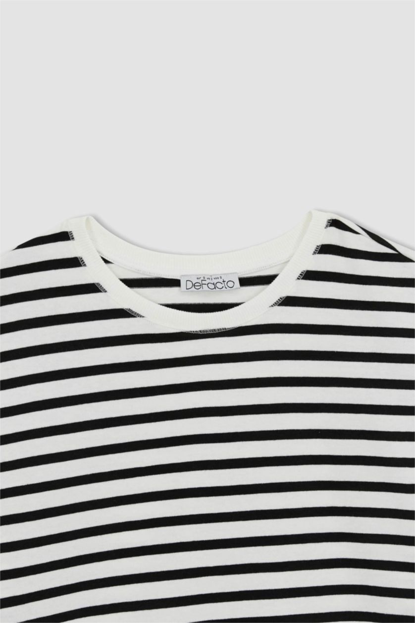 حريمي أبيض سويت شيرت مخطط حمل برقبة مستديرة