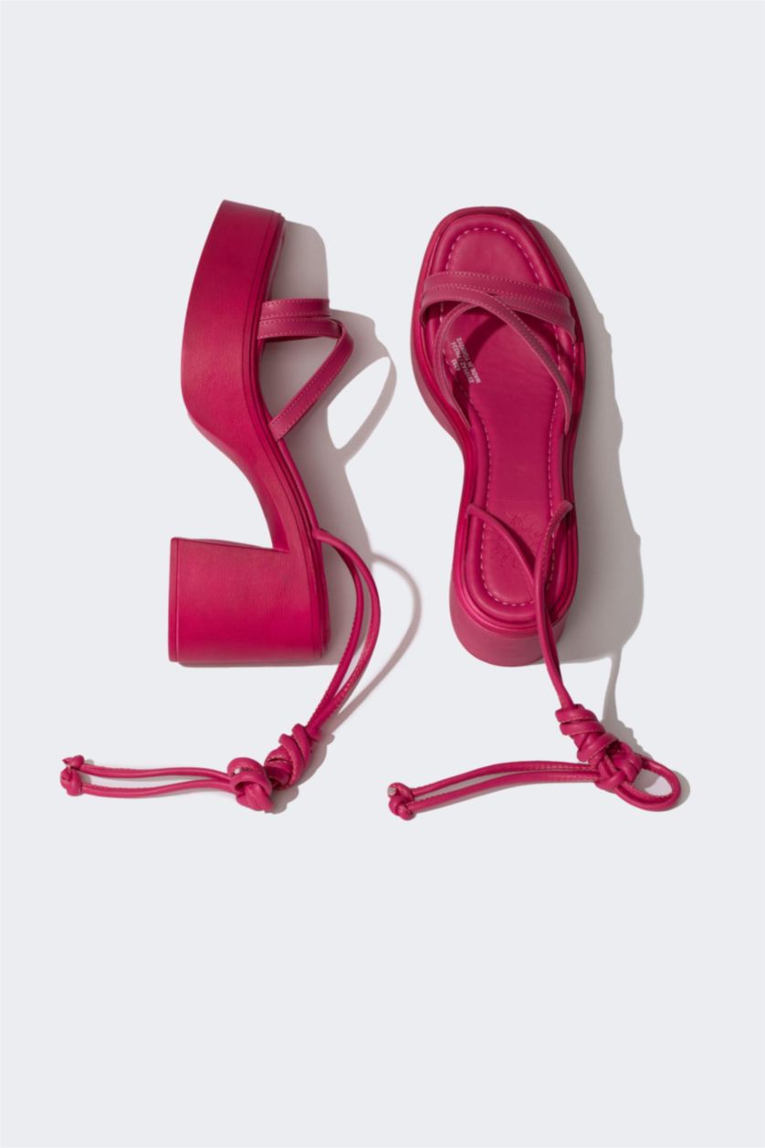 نساء فوشي صندل نسائي بكعب سميك