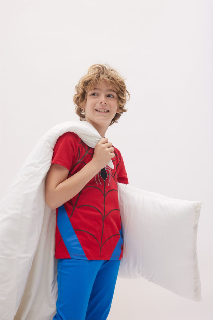 أولاد أحمر طقم بيجاما ولادي قصة عادية من سبايدرمان - قطعتين