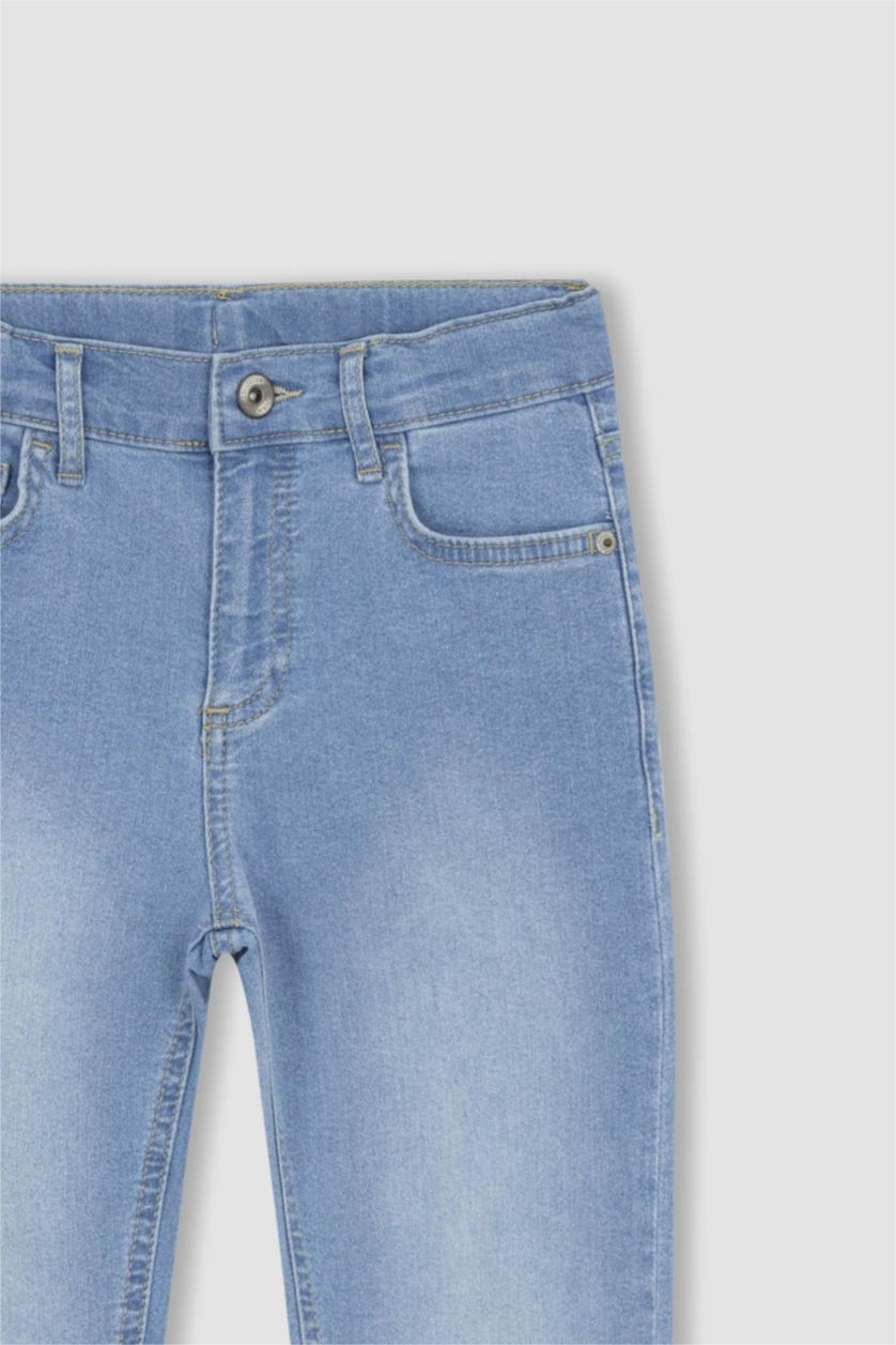 أولاد أزرق فاتح بنطلون جينز ولادي سليم فيت