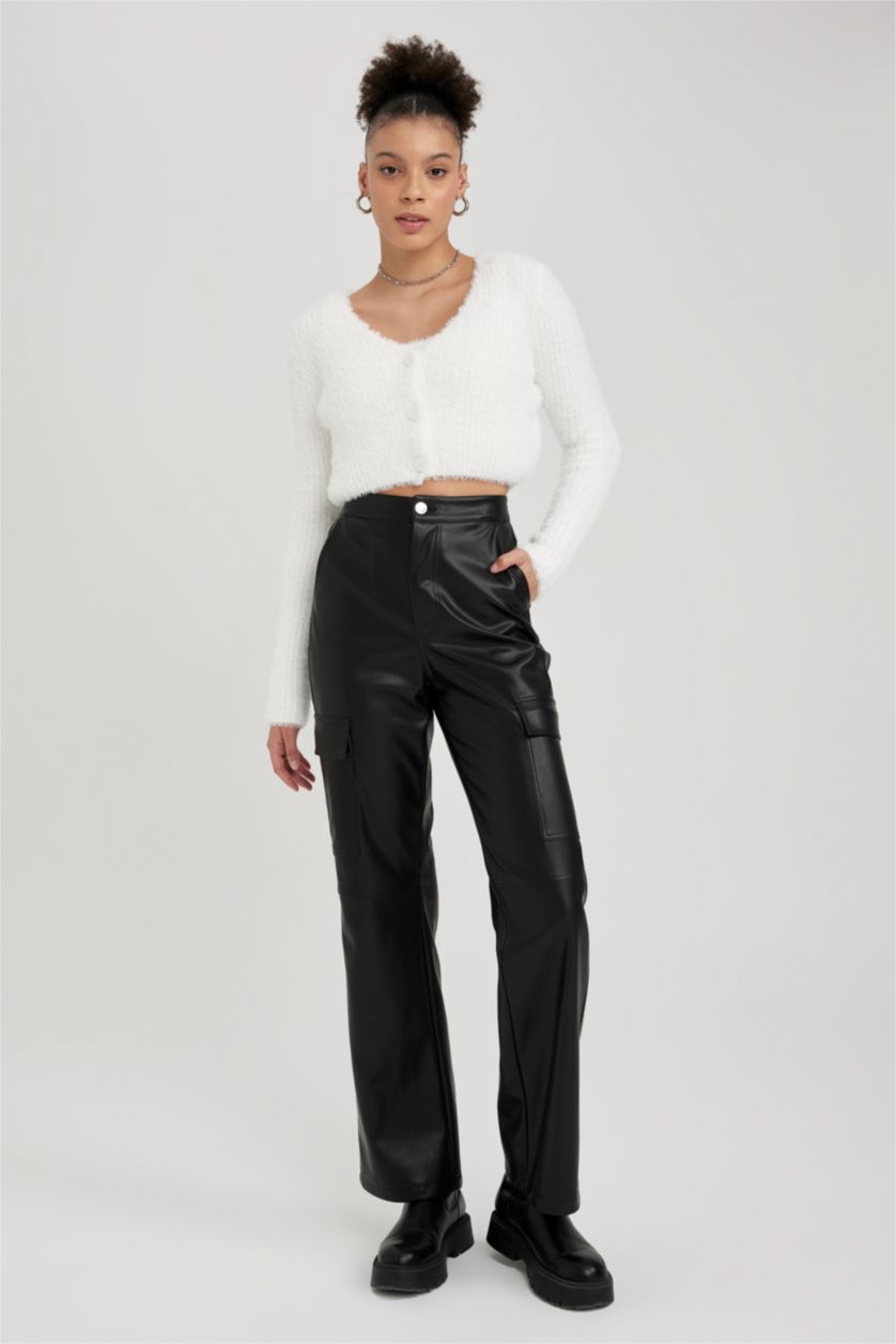 حريمي بيج فاتح كارديجان تريكو سليم فيت بياقة V