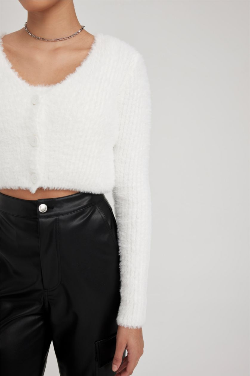 حريمي بيج فاتح كارديجان تريكو سليم فيت بياقة V