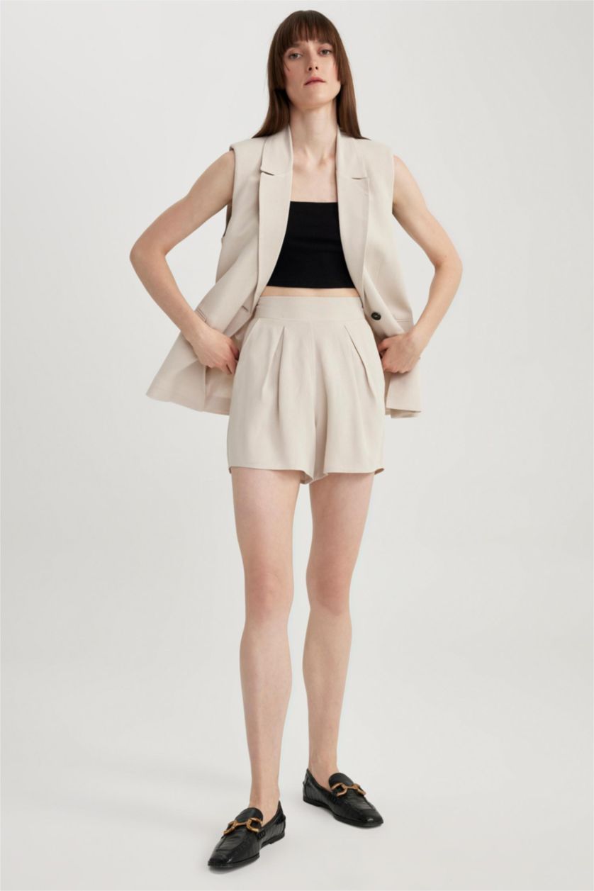 Woman Beige Elastic Waist Wide Leg Linen Blend Shorts