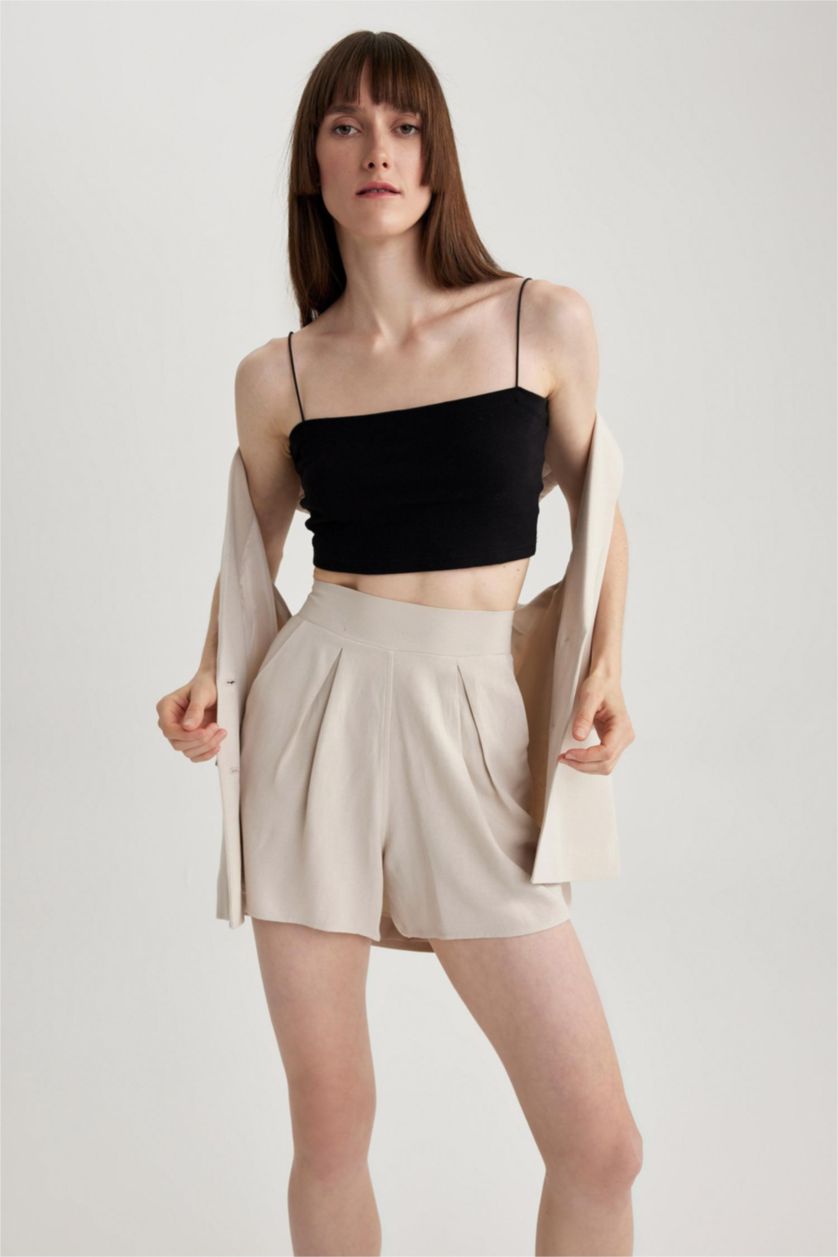 Woman Beige Elastic Waist Wide Leg Linen Blend Shorts