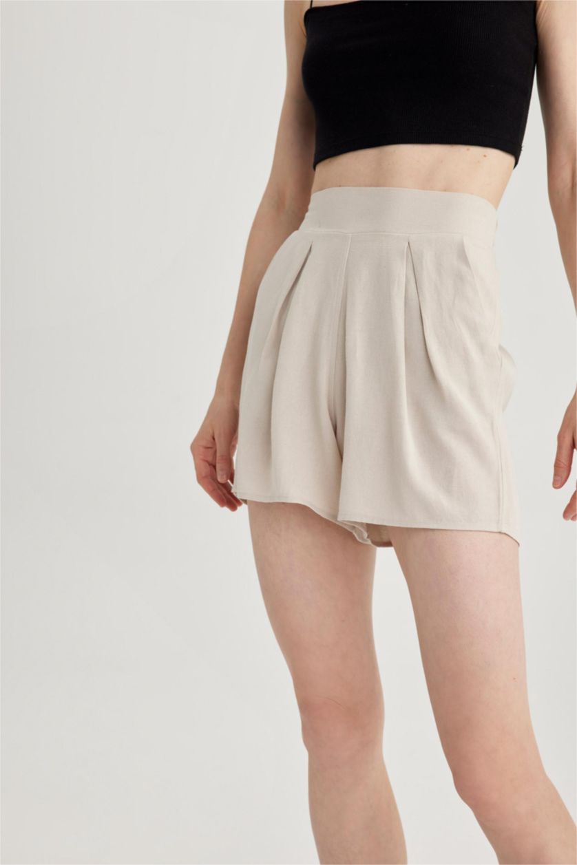 Woman Beige Elastic Waist Wide Leg Linen Blend Shorts