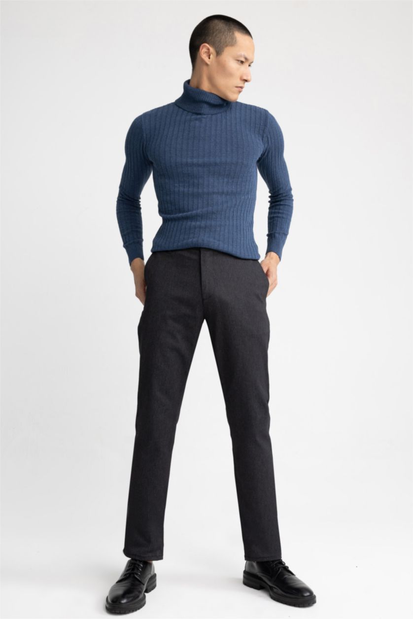 HOMME Indigo Pull En Maille À La Coupe Classique Et Au Col Rond