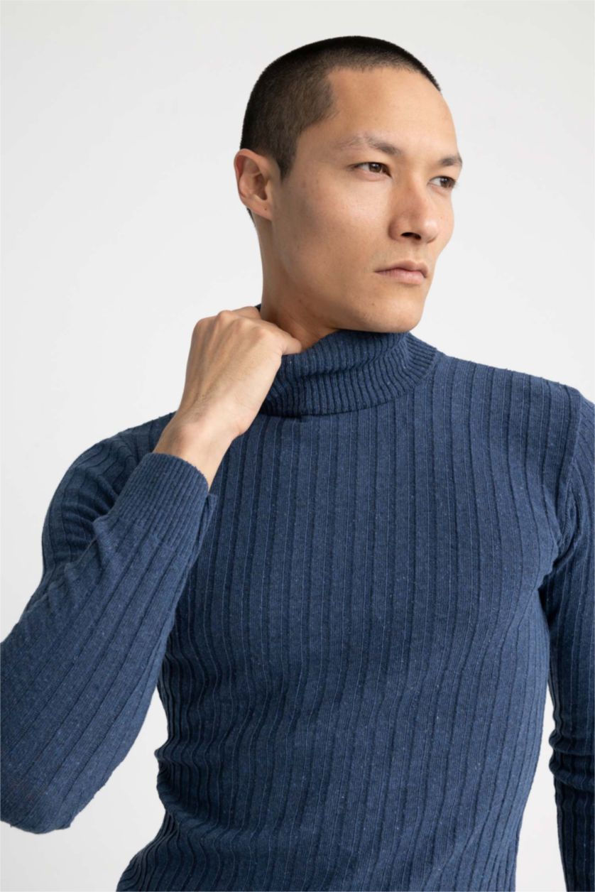 HOMME Indigo Pull En Maille À La Coupe Classique Et Au Col Rond