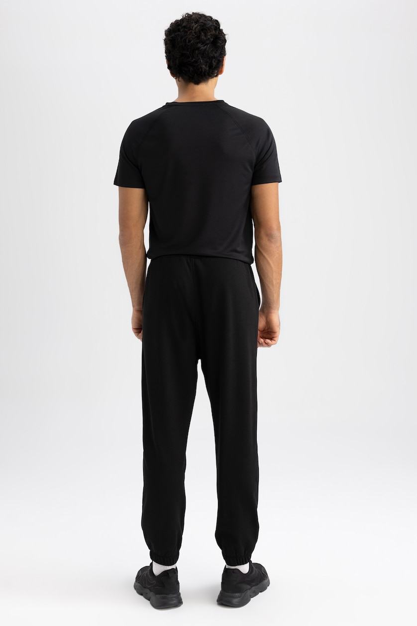 Erkek Siyah Standart Fıt Jogger