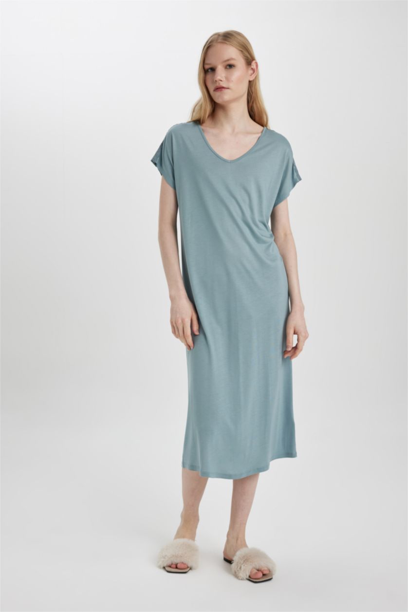 Kadın Mat Mavi Fall in Love Regular Fit V Yaka Kısa Kollu Viskon Gecelik