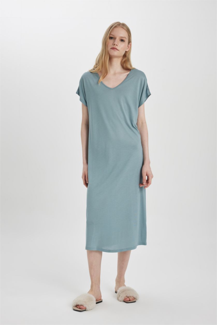 Kadın Mat Mavi Fall in Love Regular Fit V Yaka Kısa Kollu Viskon Gecelik