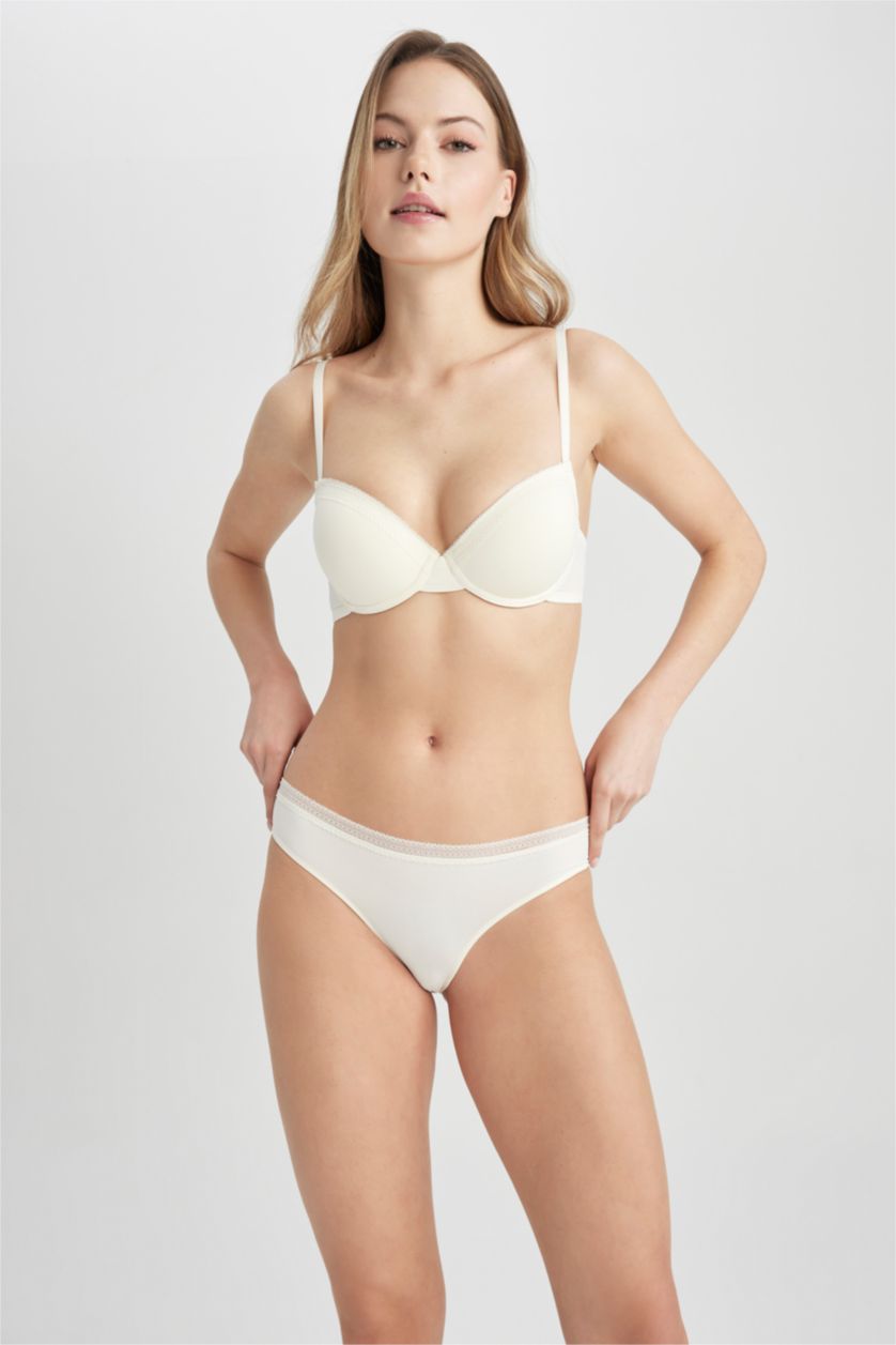 WOMAN Ecru Fall in Love Lace Detailed Filled Push Up Bra