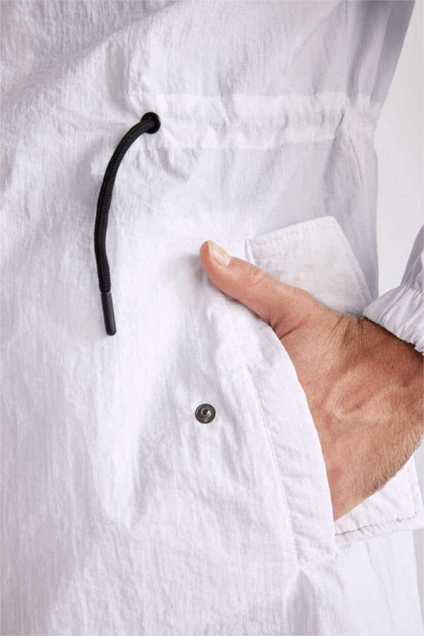 Erkek Beyaz Yağmurluk