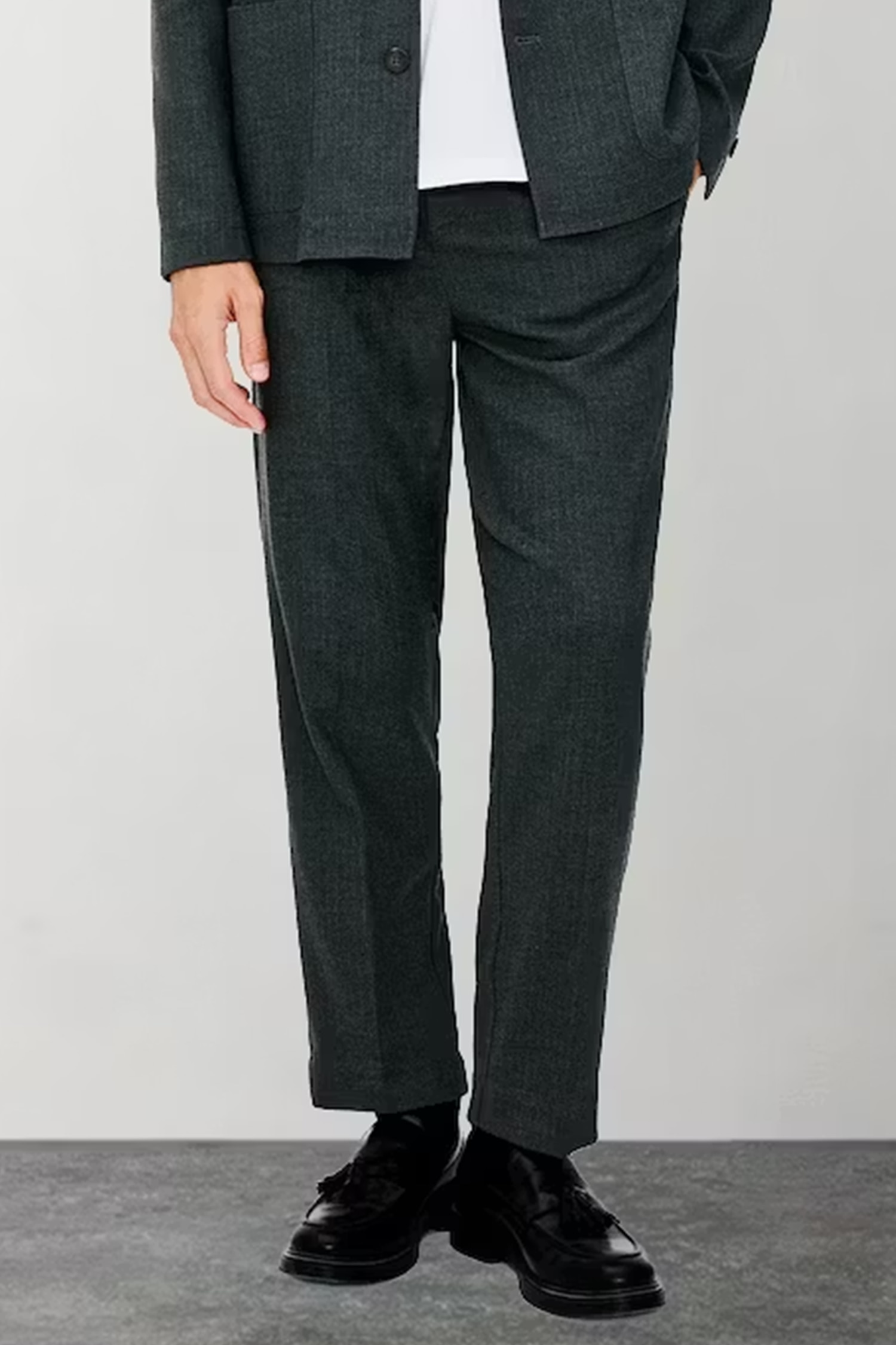 Regular Fit Classic Straight Leg Pockets Mid-Rise Trousers